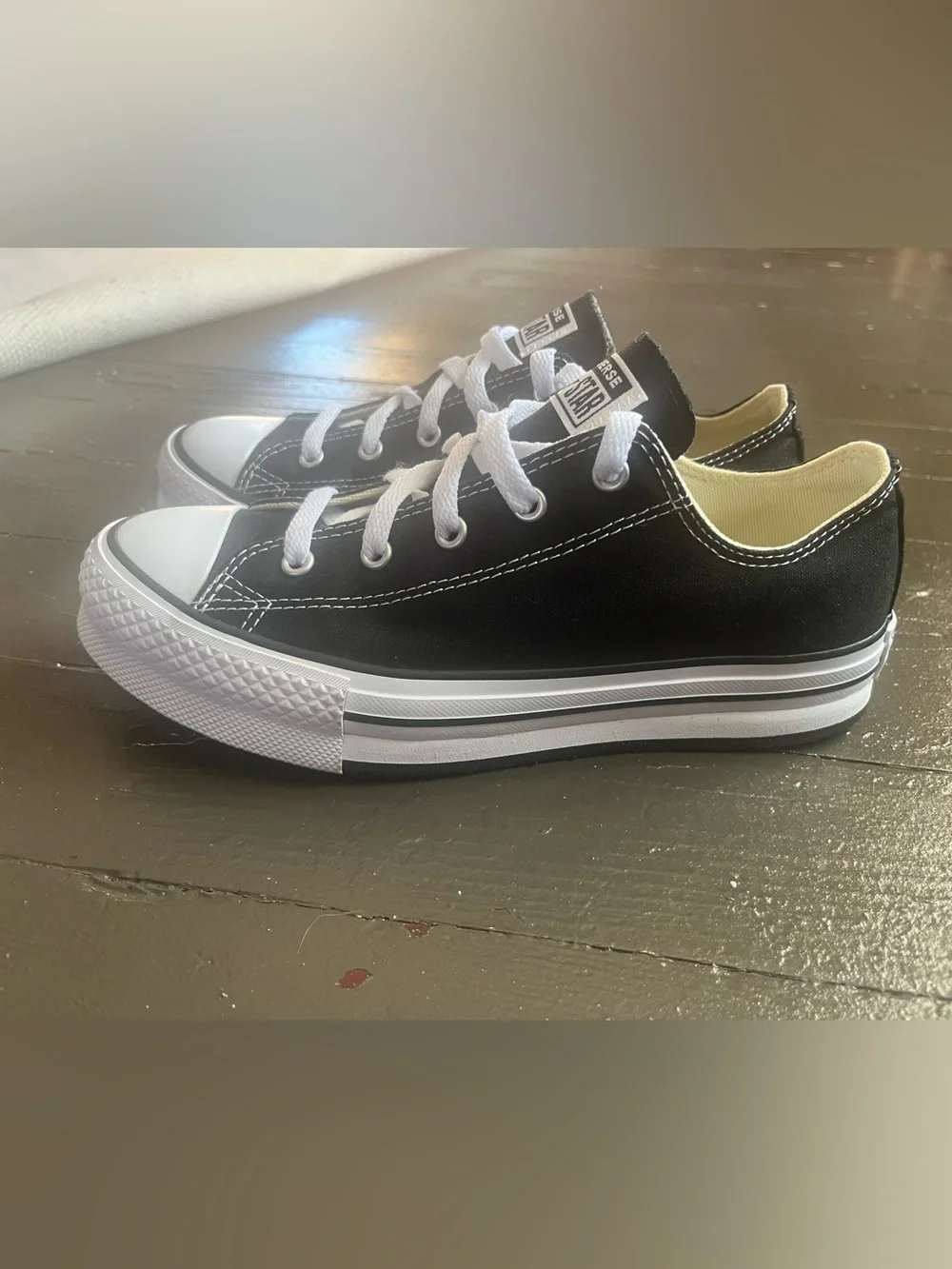 Converse All Stars Low Top Sneakers - Black & White